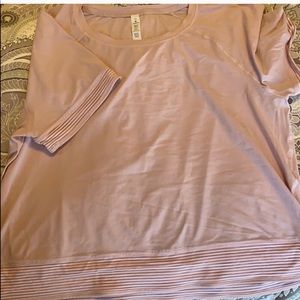 Lululemon short sleeve shirt